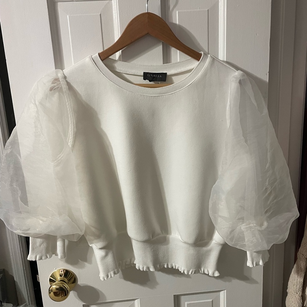 White blouse with organza puff sleeves